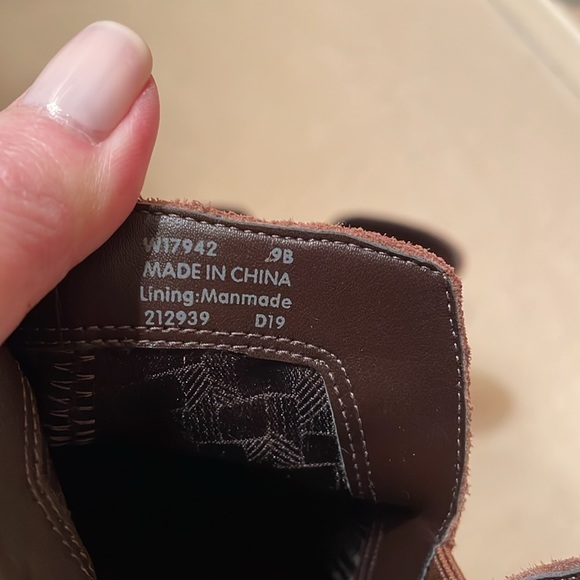 COLE HAAN BROWN SUEDE ANKLE BOOTS size 9 - Picture 7 of 7